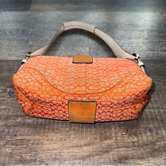 COACH mini hand bag 🌸 - Picture 5 of 6